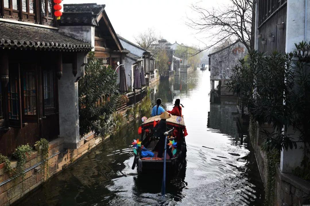 逃出巫婆屋